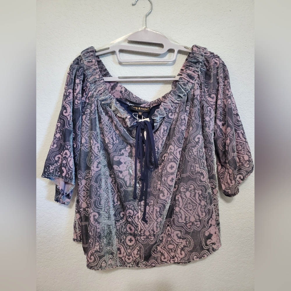 Mary & Mabel XS Velvet Patterned Top